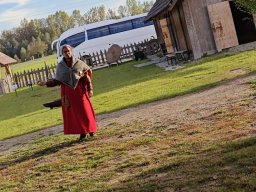 Schautisch Mitterkirchen Lange Nacht der Museen Okt 25 - Rashmi &amp; Jakob