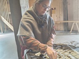 Schautisch Mitterkirchen Lange Nacht der Museen Okt 25 - Rashmi &amp; Jakob